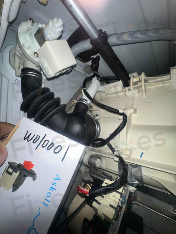 出現故障碼E03，不排水🚿Panasonic樂聲牌前置式洗衣機 NA106VC5