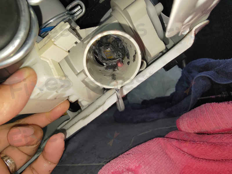 出現故障碼E03，不能排水😓Panasonic樂聲牌前置式洗衣機 NA106VC5