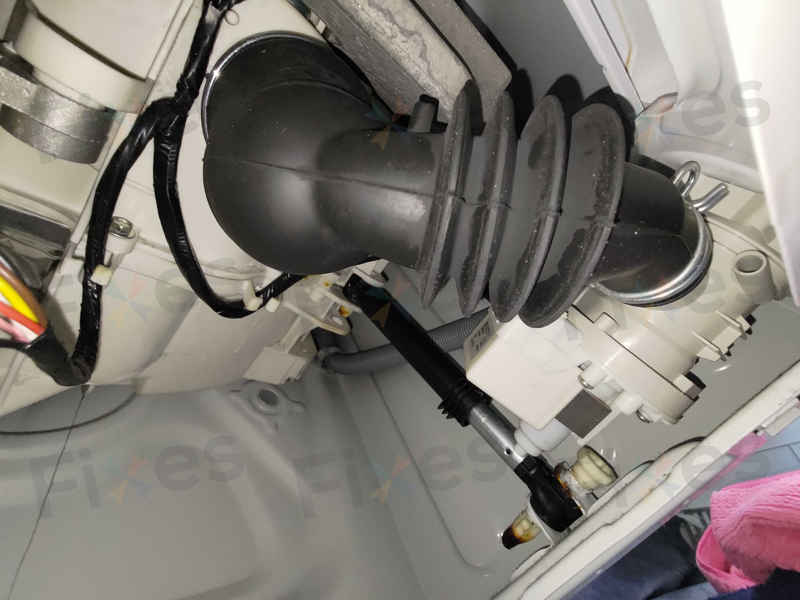 出現故障碼E03，不能排水😓Panasonic樂聲牌前置式洗衣機 NA106VC5