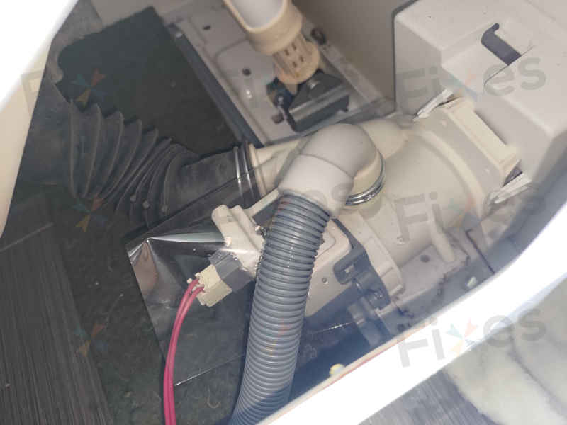 這部Candy CVFTG系列洗衣機出現E03、E20故障碼,原來是排水系統雙重打擊 ⚡