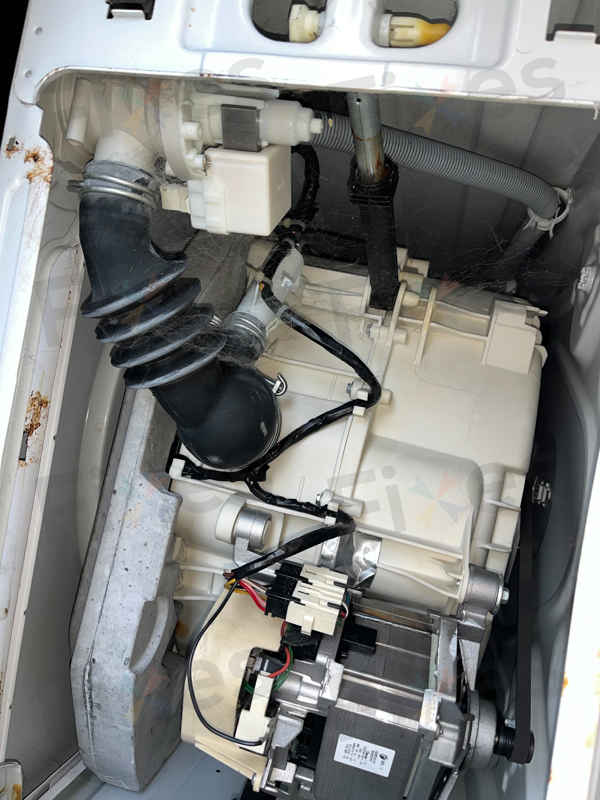這部Panasonic NA系列洗衣機E03故障碼突然報警，竟是排水泵老化惹禍 🔍