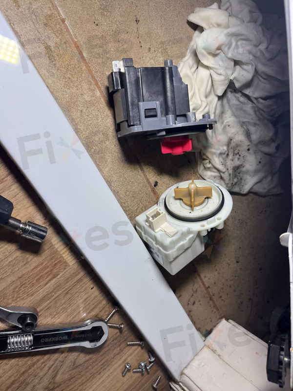 出現故障碼E03，不排水🌀Panasonic樂聲牌前置式洗衣機 NA106VC6