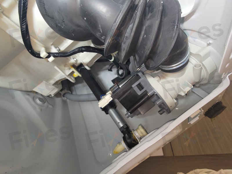 當洗衣機遇上繩子和硬幣：一場意想不到的維修之旅 🧵