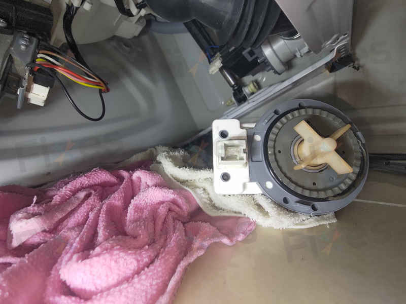 這部Panasonic NA系列洗衣機E03故障碼背後，竟是吸色紙惹的禍 😱