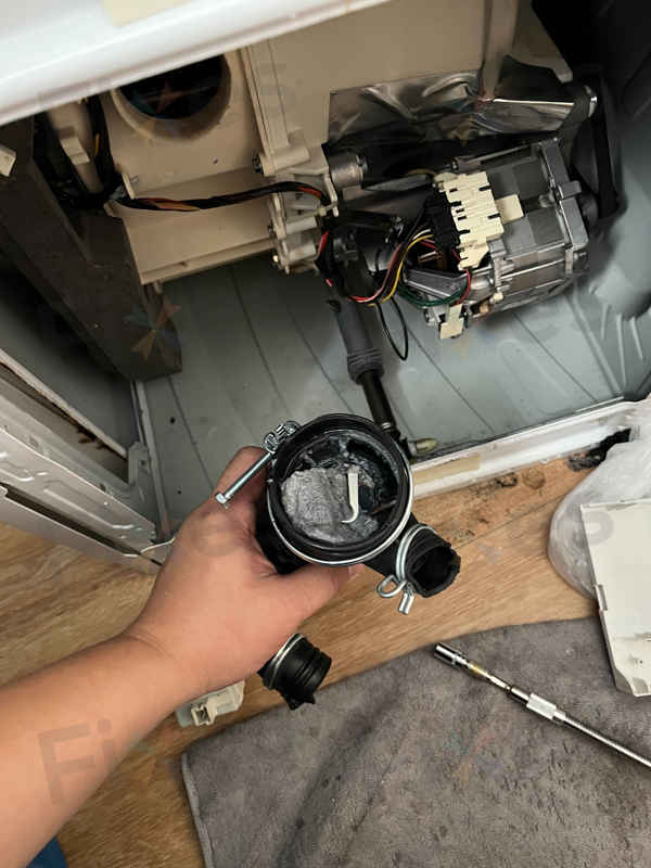 門鎖打不開又顯示E03?這部Panasonic NA系列洗衣機的排水救援實例 🌊