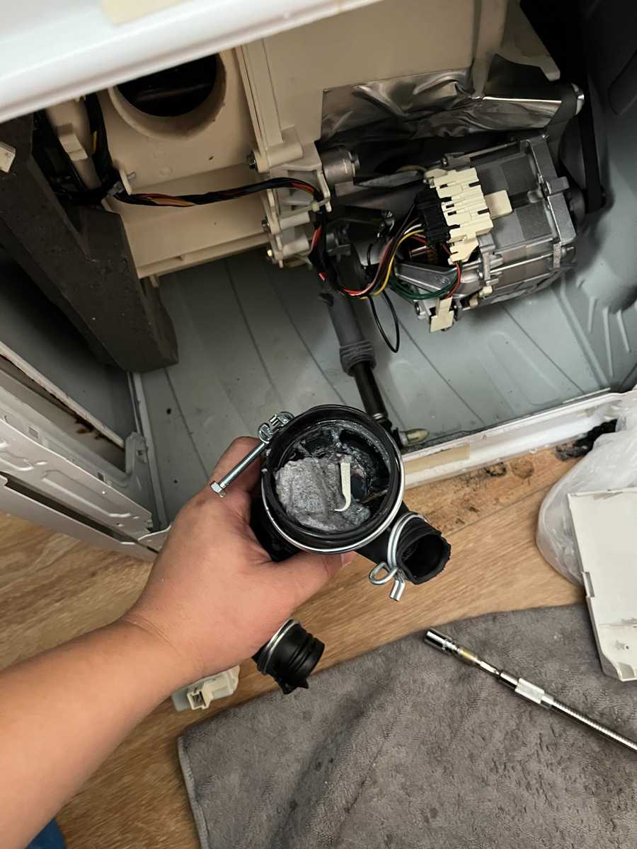 門鎖打不開又顯示E03?這部Panasonic NA系列洗衣機的排水救援實例 🌊