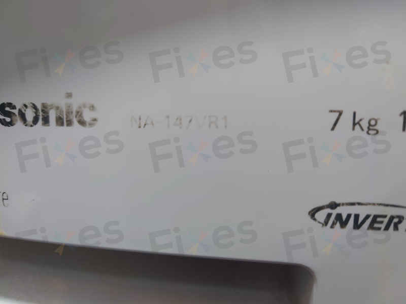 這部Panasonic NA系列洗衣機遭E03故障困擾：從誤入鎖匙到排水泵老化全檢查 🔍