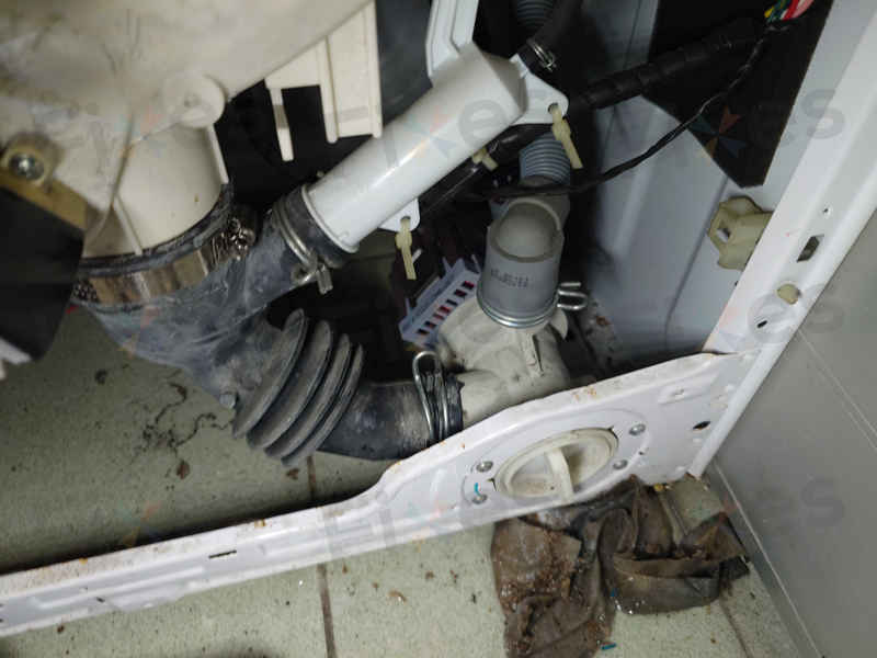 停產機種也能救回來 🔧 這部Panasonic NA系列洗衣機排水堵塞維修實錄