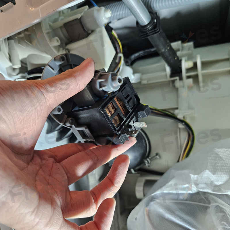 吸色紙堵塞導致這部Philco PV系列洗衣機E03故障碼?師傅深度檢查揭密 🔍