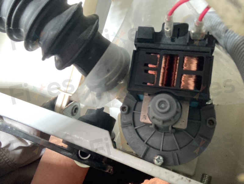 換泵+清理過濾器後，這部Philco PTL系列洗衣機E03排水故障終獲解決🎉