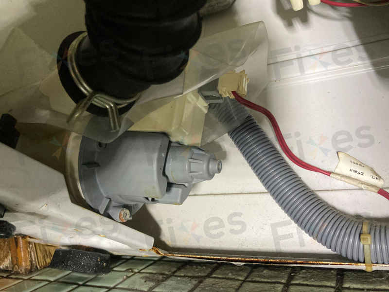 換泵+清理過濾器後，這部Philco PTL系列洗衣機E03排水故障終獲解決🎉