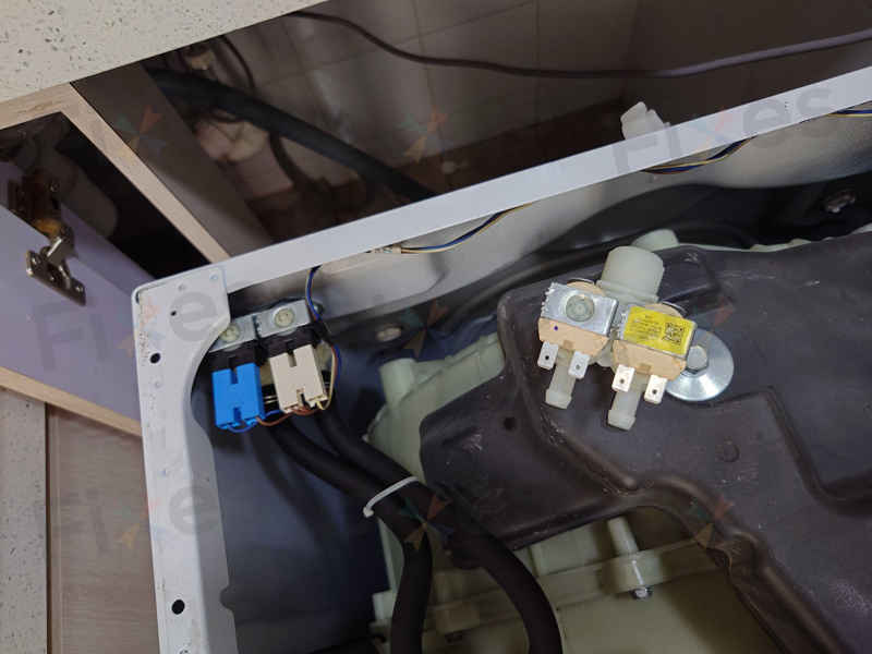 深夜驚覺洗衣機自動進水？這部Thomson洗衣機E04背後竟是入水掣故障 🔍