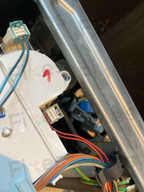 這部西門子WK系列洗衣機E05故障碼滴水不進？師傅用折衷方案即日解決 💧