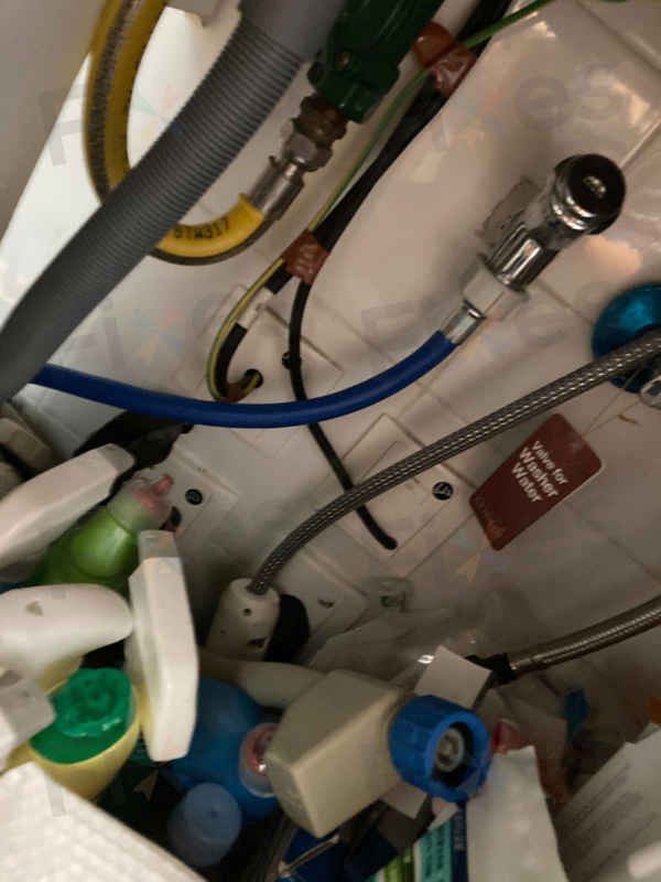 這部西門子WK系列洗衣機E05故障碼滴水不進？師傅用折衷方案即日解決 💧