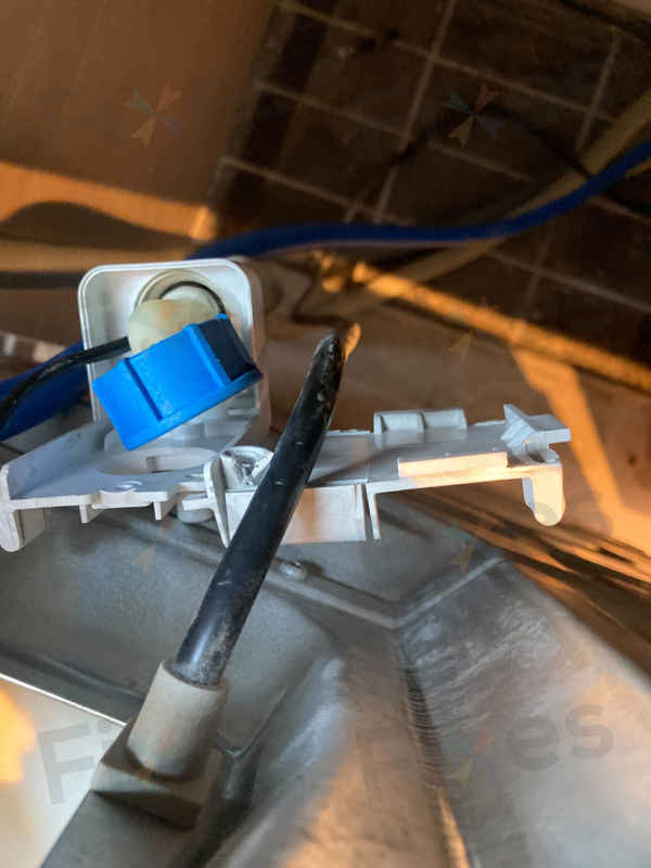 這部西門子WK系列洗衣機E05故障碼滴水不進？師傅用折衷方案即日解決 💧