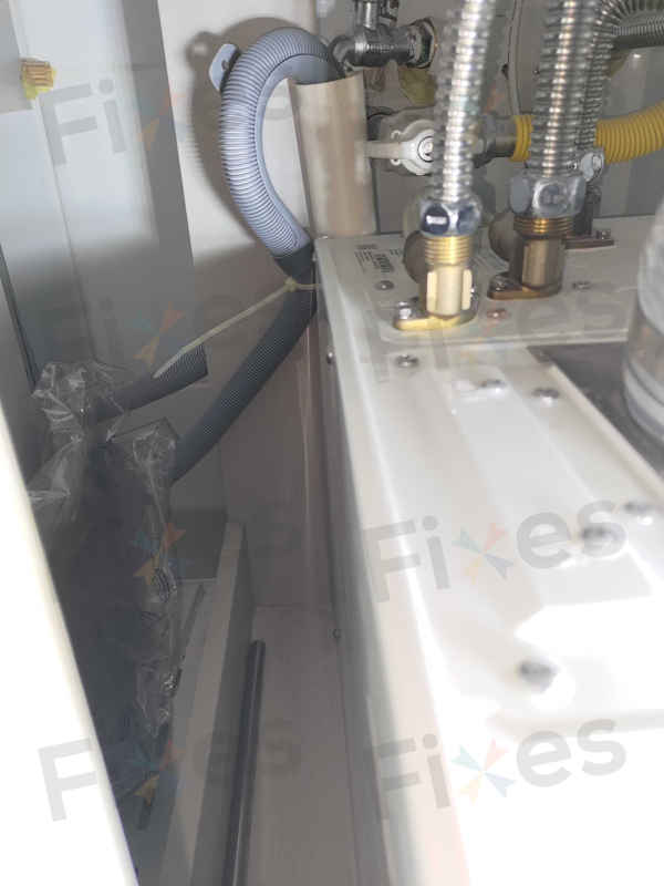 Bosch WKD系列洗衣機E06故障碼無法排水?嵌入式設計排水泵更換實戰解析 🛠️
