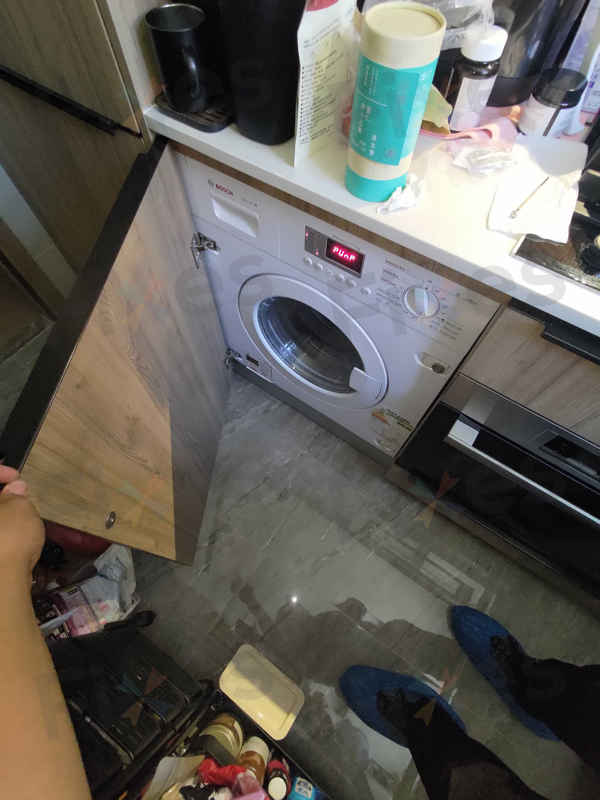 Bosch WKD系列洗衣機E06故障碼無法排水?嵌入式設計排水泵更換實戰解析 🛠️