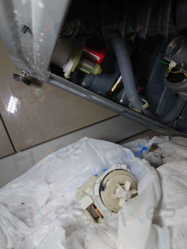 這部Gorenje洗衣機的E06故障維修，竟因廚櫃設計變得複雜 🤔