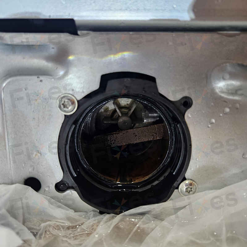 打開排水濾器，這部西門子WK系列洗衣機E06竟藏滿髮夾與雪條棍🔎