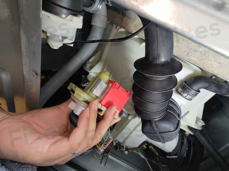 出現故障碼E06🔧Siemens西門子前置式洗衣機 WD14D366HK/03