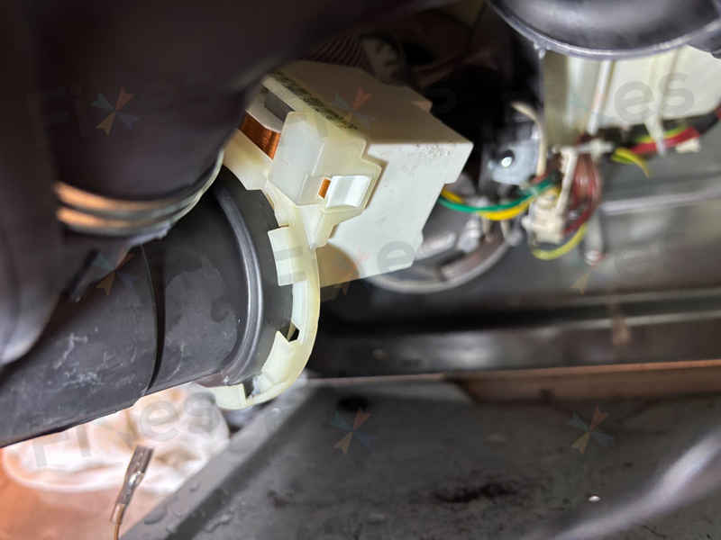 排水異響暗示危機！這部西門子WD系列洗衣機E06故障碼竟是硬幣作怪🎯