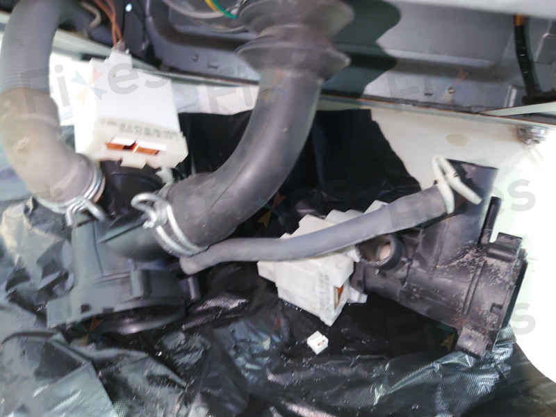 當惠而浦洗衣機遇上E06:一個排水系統的急救故事 🚰