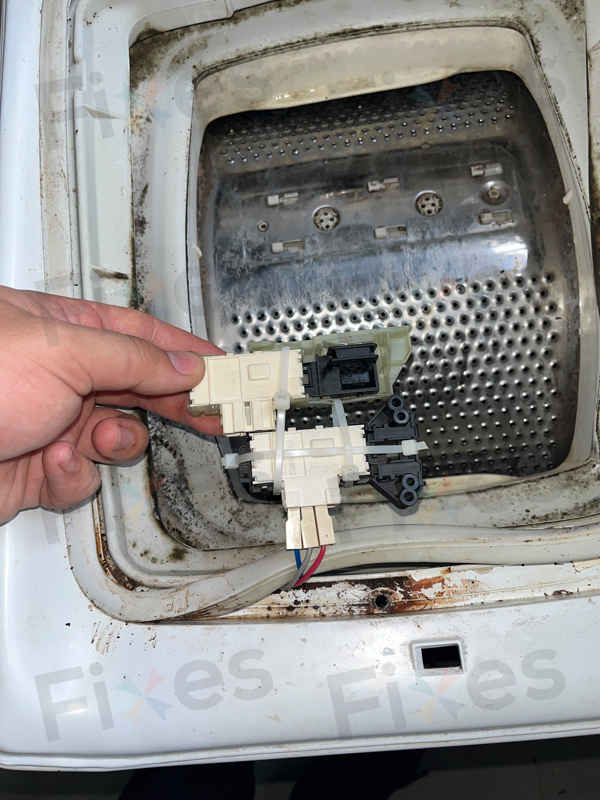 飛歌牌PTL系列洗衣機E07機門鎖死開不到?客戶的升級改造體驗 ⚡