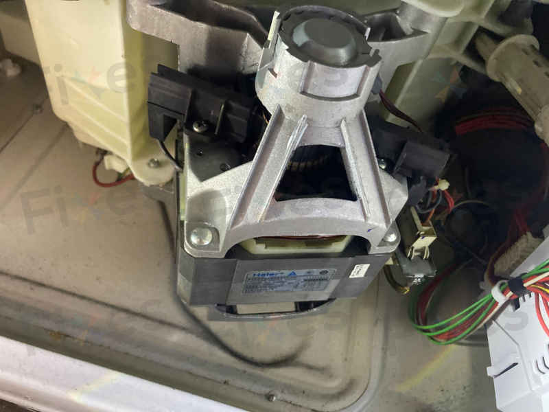 摩打碳刷耗盡引發E08故障？這部惠而浦洗衣機的維修經驗 🔧