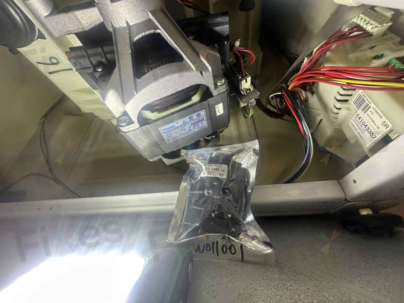 出現故障碼E08，摩打碳刷已消耗完😓Whirlpool惠而浦前置式洗衣機 AWF6412XS