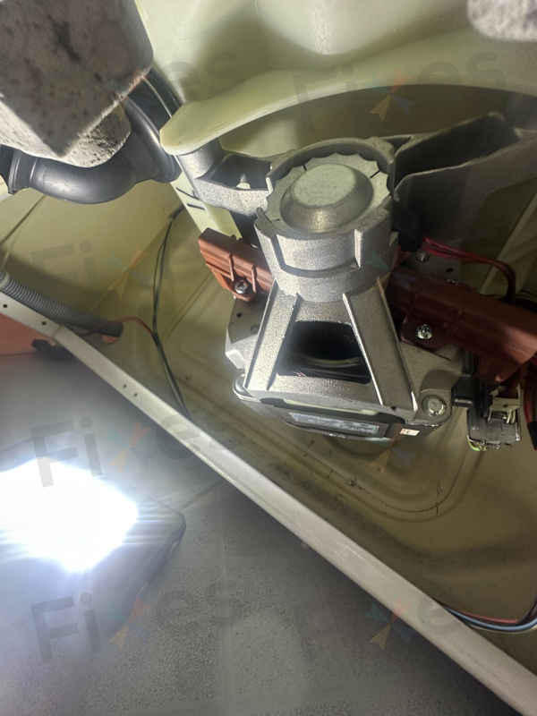 出現故障碼E08，摩打碳刷已消耗完😓Whirlpool惠而浦前置式洗衣機 AWF6412XS