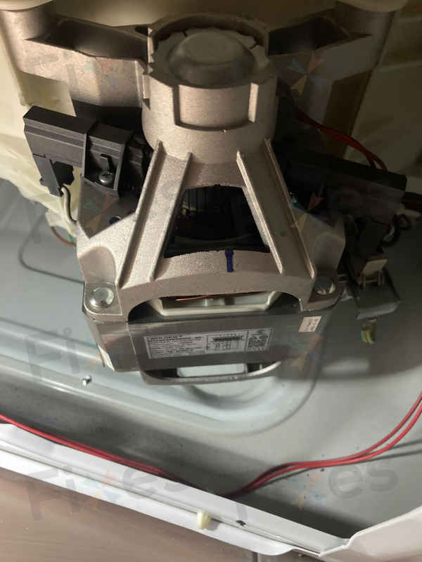這部Philco PWD系列洗衣機E08故障碼時好時壞？師傅揭示摩打碳刷的詭異現象 🔍