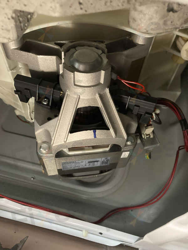 這部Philco PWD系列洗衣機E08故障碼時好時壞？師傅揭示摩打碳刷的詭異現象 🔍