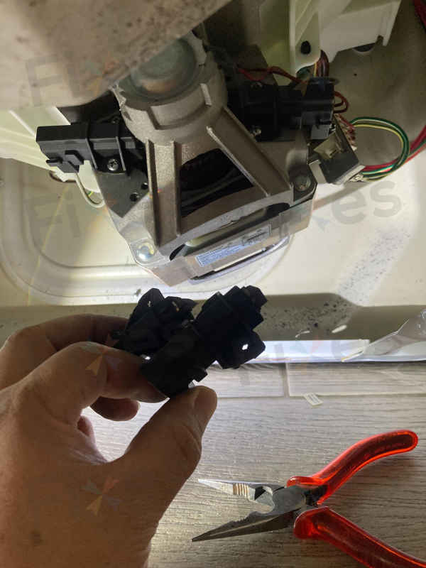 這部惠而浦BWPR系列洗衣機E08故障碼背後:新租客的擔心如何化為安心 😌