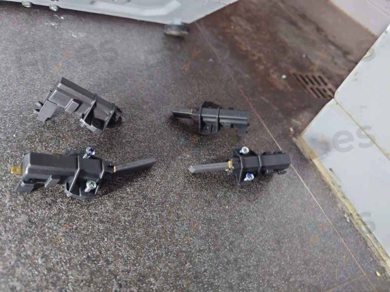 六年使用的Candy洗衣機突然停止運轉,E09故障碼揭示了什麼?🤔