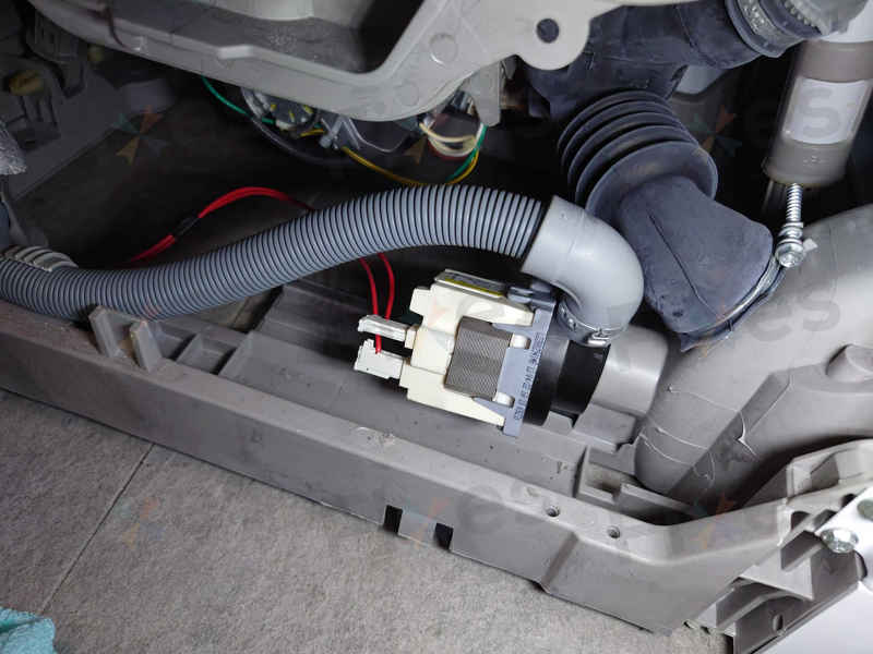 當客人見到E10和E20並發，這部Zanussi ZWQ系列洗衣機的縝密排查紀實 🤔