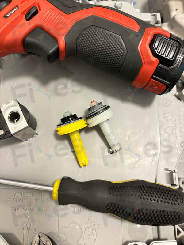 出現故障碼E10🛠️Electrolux伊萊克斯前置式洗衣機 EWF12022
