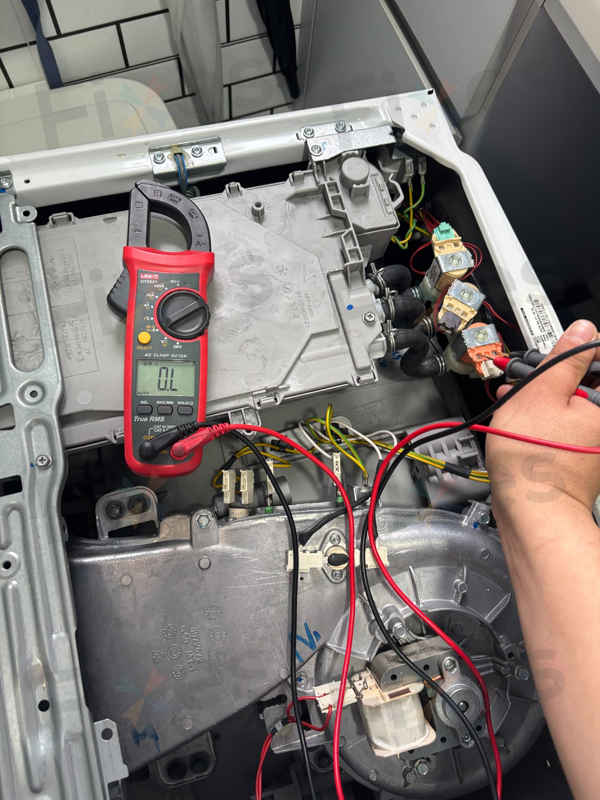 洗好衣服卻無法烘乾?這部Zanussi ZKN系列洗衣機E10故障碼背後原因 😓