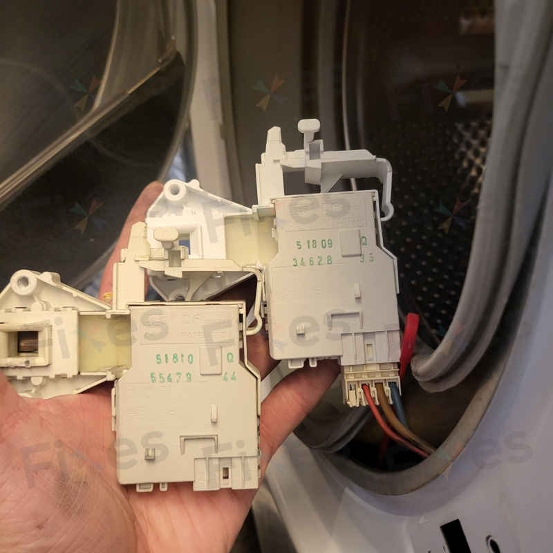 出現故障碼E11及E13🔧GAGGENAU前置式洗衣機 WD200140/06
