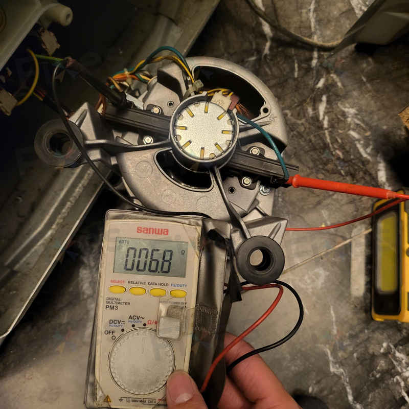 出現故障碼E11及E13🔧GAGGENAU前置式洗衣機 WD200140/06