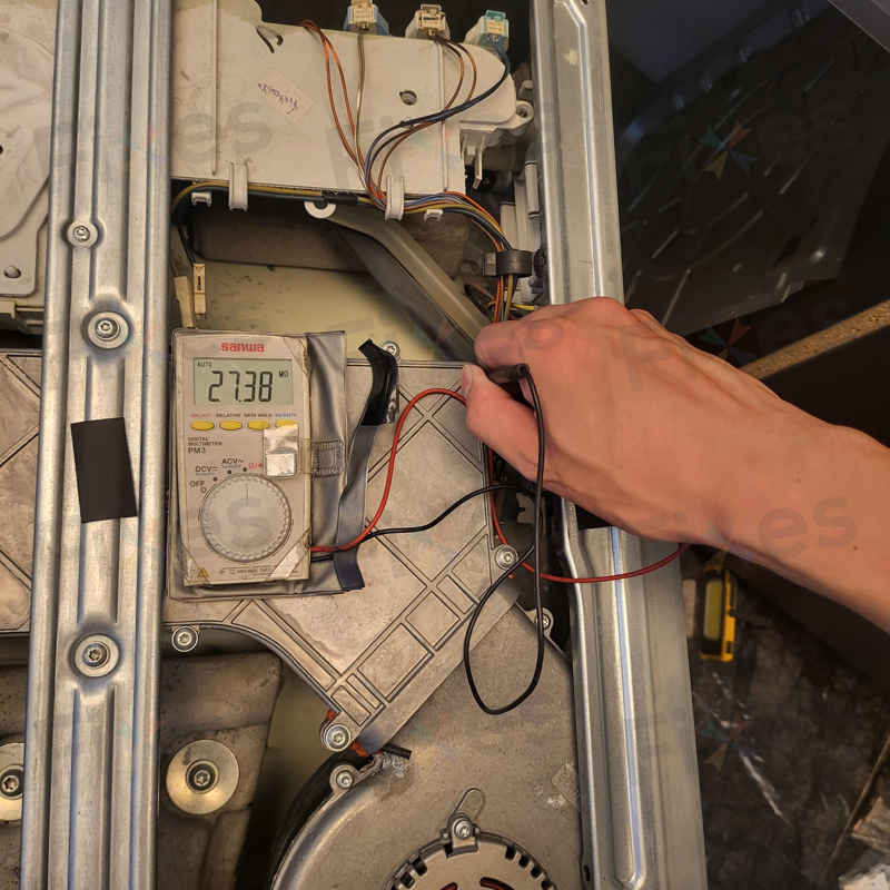 出現故障碼E11及E13🔧GAGGENAU前置式洗衣機 WD200140/06