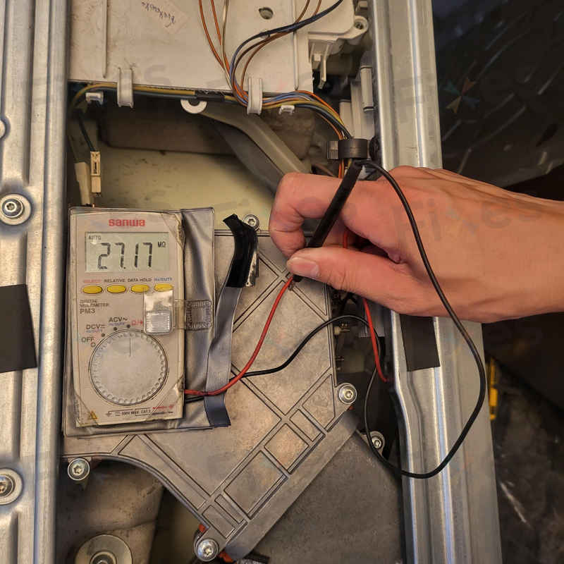 出現故障碼E11及E13🔧GAGGENAU前置式洗衣機 WD200140/06