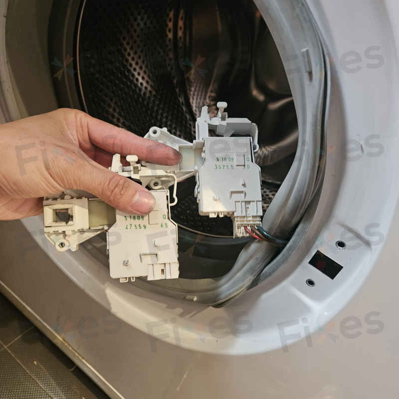 衣服被鎖機內？這部西門子WD系列洗衣機E11＋E13排除歷程🧩