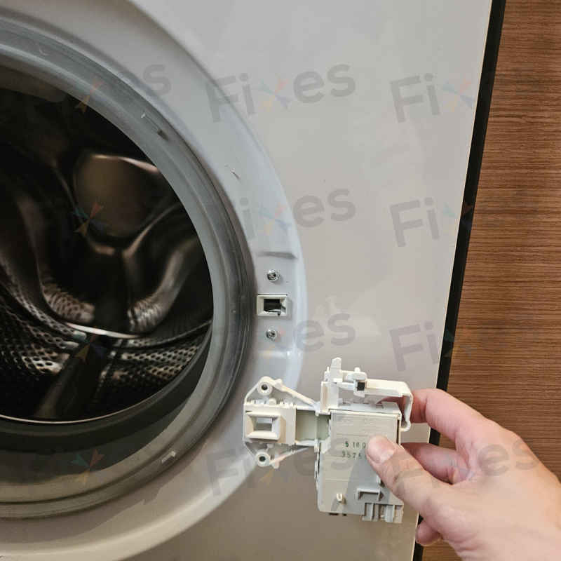 衣服被鎖機內？這部西門子WD系列洗衣機E11＋E13排除歷程🧩