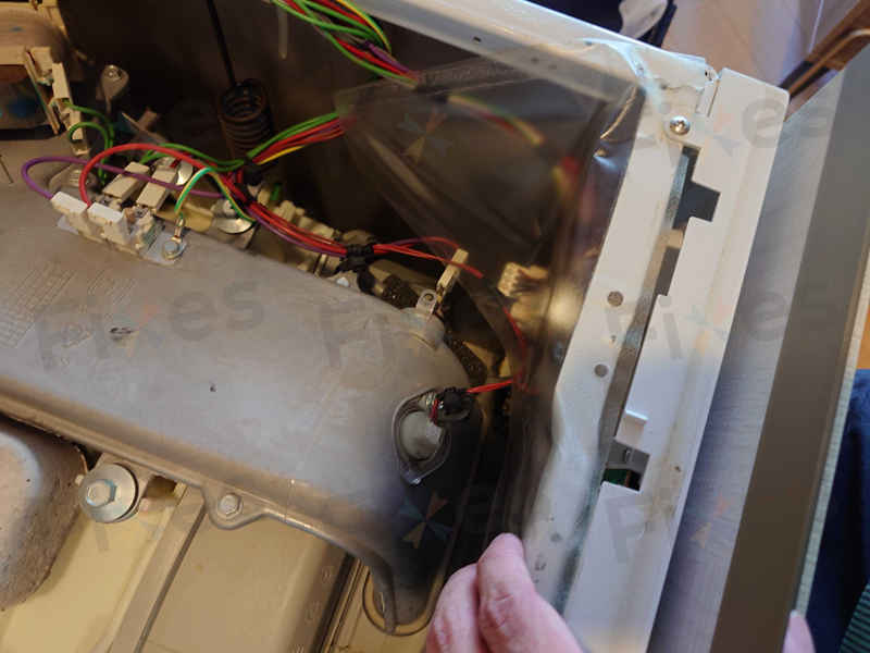 為何這部Philco PAS系列洗衣機啟動3秒就顯示E11錯誤碼？烘乾感溫掣內部失效案例 🔍