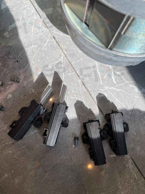 Siemens洗衣機E11故障碼?看看這個摩打碳刷更換案例 🔧
