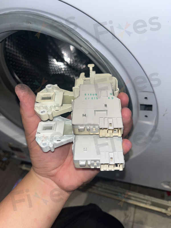 出現故障碼E11🔧Siemens西門子前置式洗衣機 WK14D320GB/05