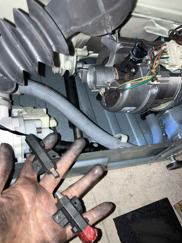 出現故障碼E11😨Siemens西門子二合一洗衣乾衣機 WK14D320GB/07
