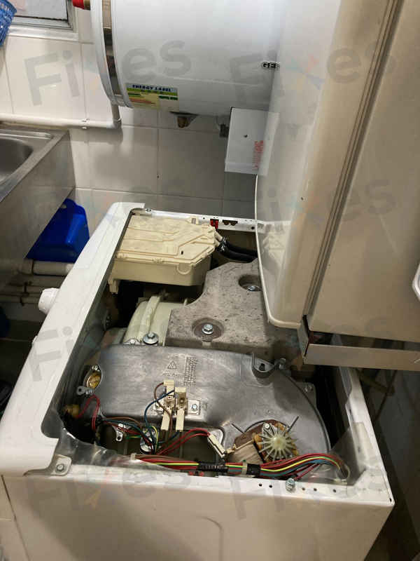 這部惠而浦洗衣機的E11故障,在狹小廚房中獲得解決 🔍