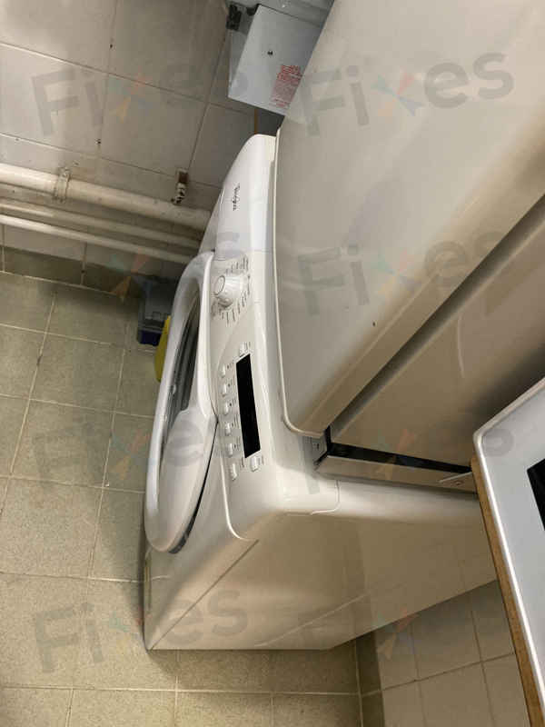 這部惠而浦洗衣機的E11故障,在狹小廚房中獲得解決 🔍