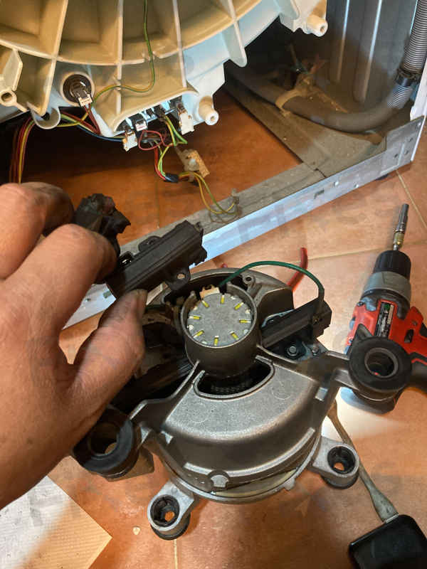 出現故障碼E11🔋Whirlpool惠而浦前置式洗衣機 AWF74140
